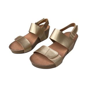 COPY - Clark’s Gold Leather Wedge Sandals Size Regular 8 w/ Adjustable Straps
